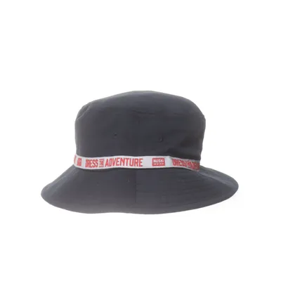 Buckethatt (Svart, Röd, Vit) från Huski Wear Återvunnen polyester