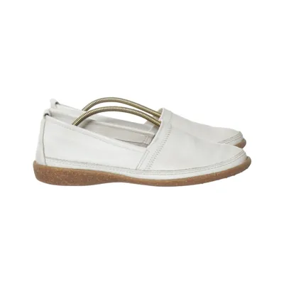 Walking shoes (White) from Hush Puppies Leather