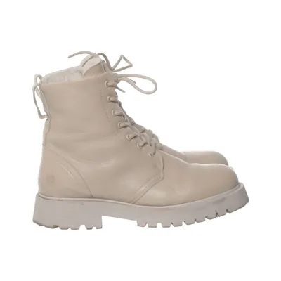 Laced boots (Beige) from Apple of Eden