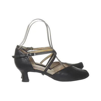 Dancing shoes (Transport) from Werner Kern