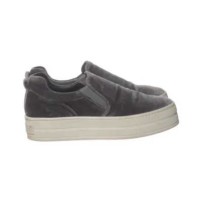 Slip-ons (Grå) från A Pair Footwear