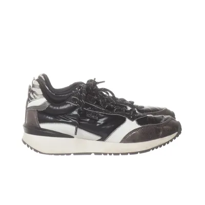 Sneakers (Zwart, Wit, Zilver) van Estrada