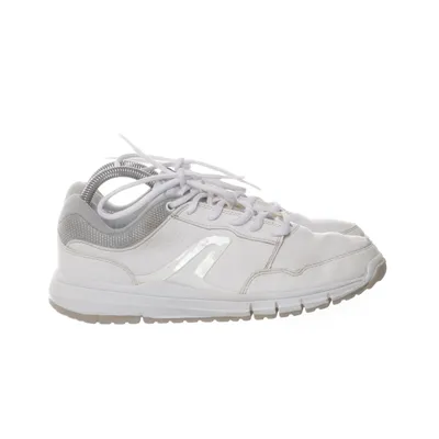 Sneakers (White) from Newfeel