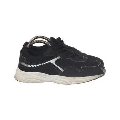 Trainers (Black, White) from Revolution Footwear