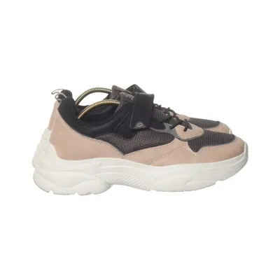 Sneakers (Pink, Black, White) from Leaf