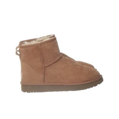 Boots (Classic Mini II) från UGG Skinn