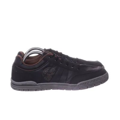 Sneakers (Black) from Memphis One