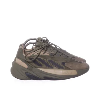 Sneakers (Ozelia) från Adidas