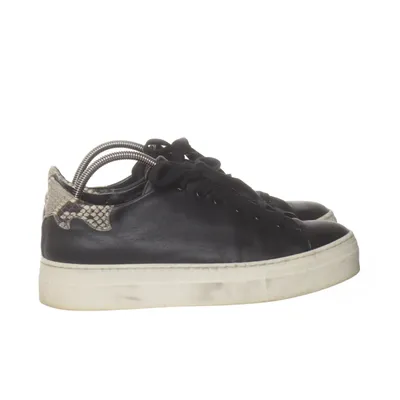 Baskets (Noir) de Flame