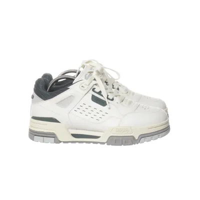 Baskets (Blanc, Gris, Noir) de Axel Arigato