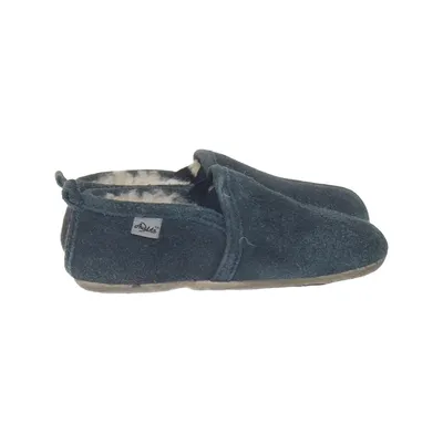 Slippers (Blue) from Axelda Wool