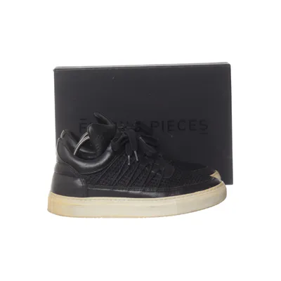 Baskets (Noir) de Filling Pieces
