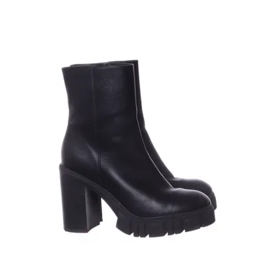 Heeled boots (Black) from Oxmox