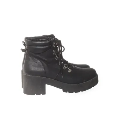 Laced boots (Black) from Attitude