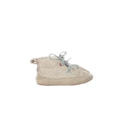 Walking shoes (Beige) from Wildling