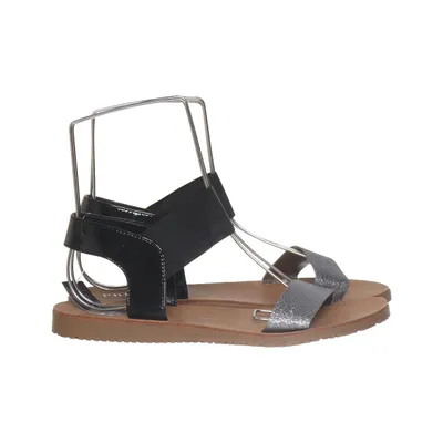 Sandales (Noir, Argent, Beige) de Privé Shoe Collection