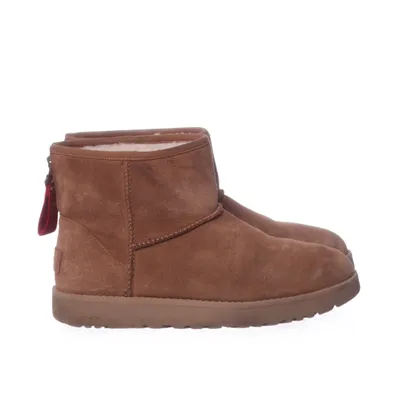 Ankle boots (Classic Mini Logo Zip) from UGG Leather