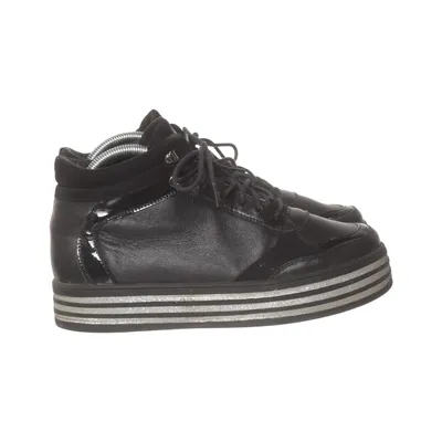 Sneakers (Black) from Tizian Leather