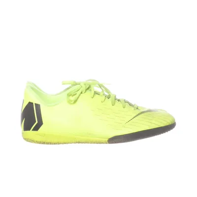 Football shoes (Mercurial Vapor X 12) from Nike
