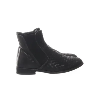 Chelsea boots (Black) from The Last Conspiracy
