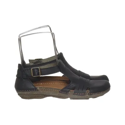 Sandals (Black) from El Naturalista Leather