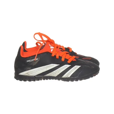 Football shoes (Predator) from Adidas