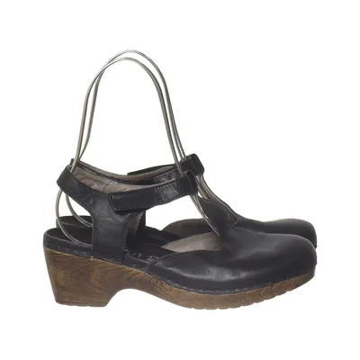 Clogs (Black) from Emma