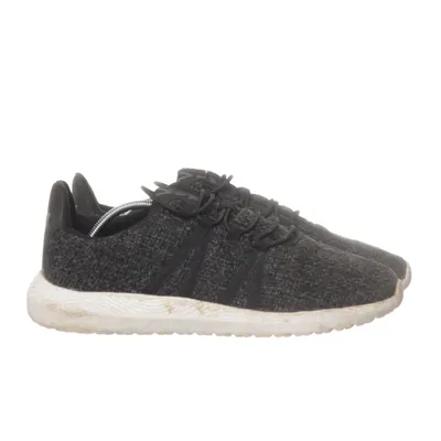 Trainers (Black, White) from Vty