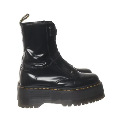 Laced boots (Jetta Hi Max) from Dr. Martens
