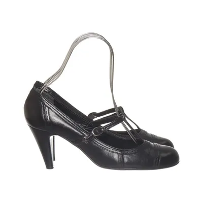 Pumps (Black) from Oscaria