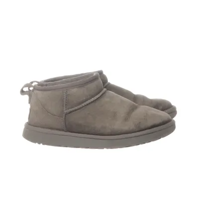 Boots (Ultra Mini Burnt Cedar ) från UGG