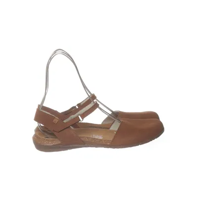 Walking shoes (Brown) from El Naturalista Leather