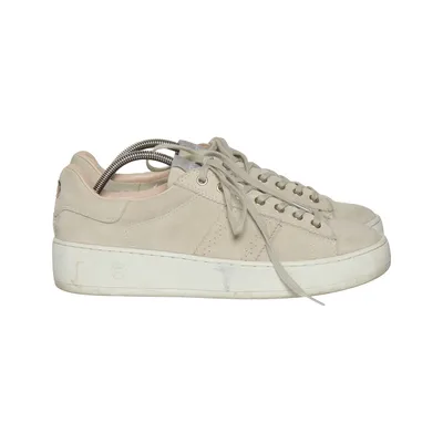 Baskets (Beige) de Philip Hog