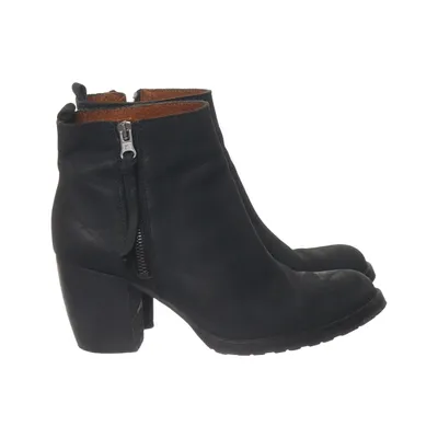 Ankle boots (Black) from Nilson