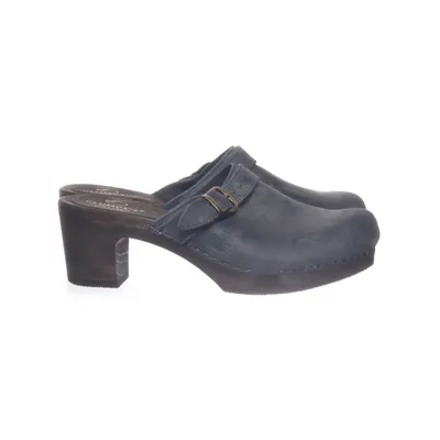 Clogs (Blue, Brown) from Clumpy's