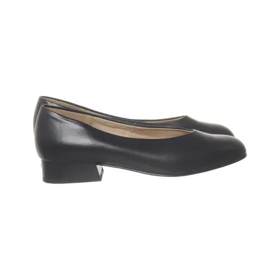 Pumps (Black) from Bleil Leather