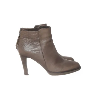 Bottes à talons (Marron) de Sacha Essentials