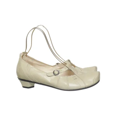 Pumps (Beige) from Tiggers Leather