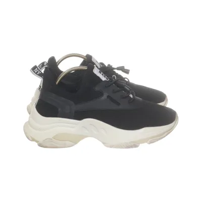 Trainers (Black, White) from Steve Madden