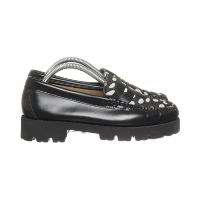 Loafers (Black, White) from Weejuns