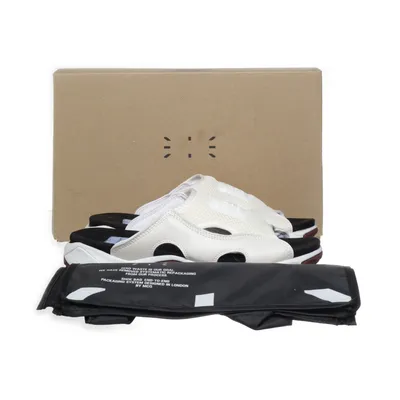 Hjemmeskor (Striae Slide) fra McQ by Alexander McQueen