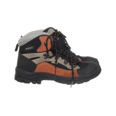 Hiking boots (Black, Brown, Gray) from McKinley
