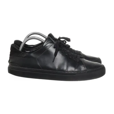 Sneakers (Black) from Axel Arigato