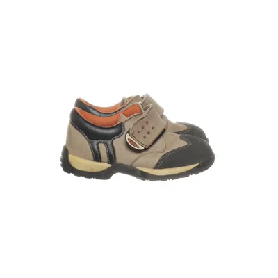 Walking shoes (Brown, Black) from Kavat