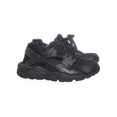Trainers (Black) from Nike