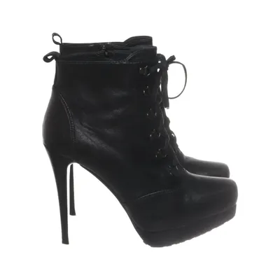 Heeled boots (Black) from Stuart Weitzman