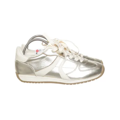 Sneakers (Goud) van Stradivarius