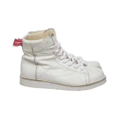 Sneakers (GRÜNBEIN) från Grünbein