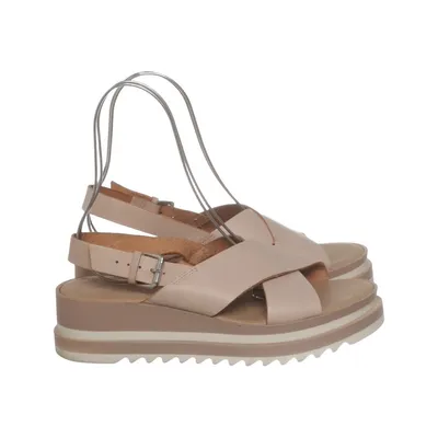 Sandals (Beige) from Alesýa Leather