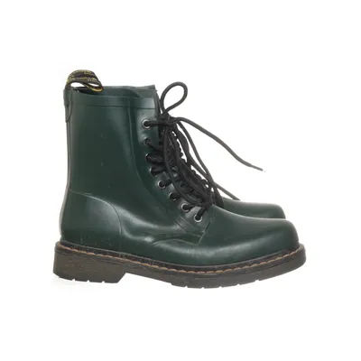 Laced boots (Green) from Dr. Martens